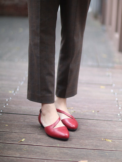 Sandalias Vintage de Cuero con Punta Afilada y Diseño Hueco