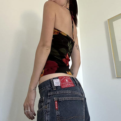 Top Halter Personalizado Slim Fit Escotado con Detalles Calados - Image 4