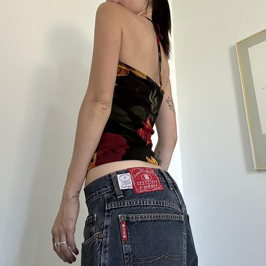 Top Halter Personalizado Slim Fit Escotado con Detalles Calados - Image 4