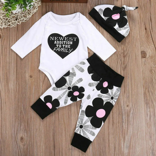 Conjunto de Tres Piezas Infantil de Algodón con Estampado de Corazones - Image 14