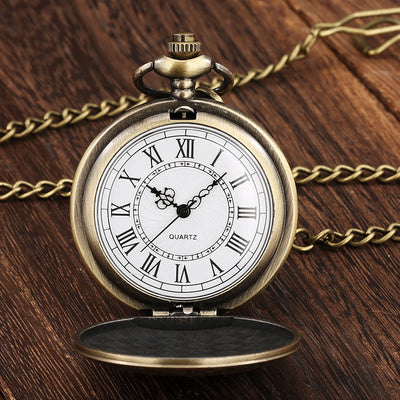 Reloj de Bolsillo Grande Estilo Vintage con Patrón de Escudo Dorado y Movimiento Cuarzo - Image 10