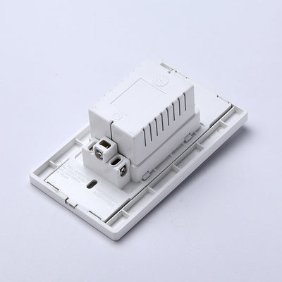 Panel de Tomacorriente Estándar US con Puerto USB Integrado - Image 3