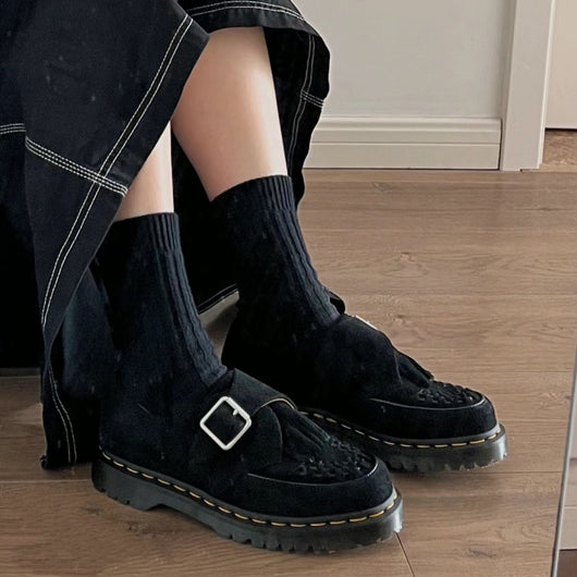 Zapatos de Cuero Unisex con Borlas - Estilo Versátil para Él y Ella - Image 11