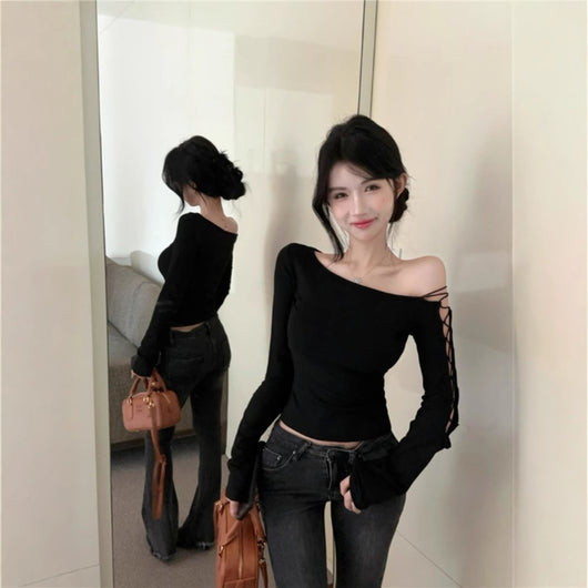 Blusa Negra de Manga Larga Elegante Estilo Diseñador - Image 3