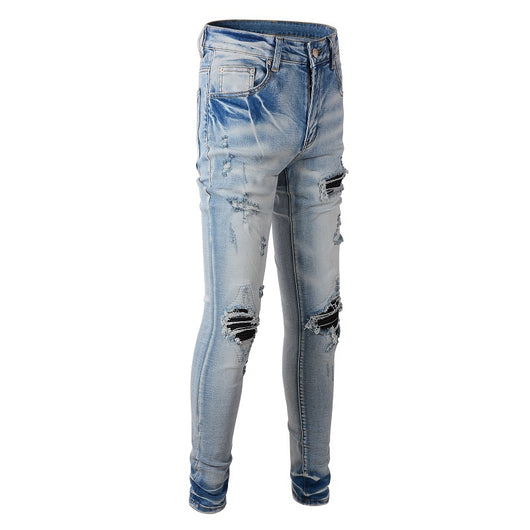 Jeans Azul Claro Rotos con Parches de Cuero Negro para Hombre - Image 5