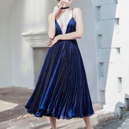 Vestido de Noche Escote en V Profundo con Halter - Image 7