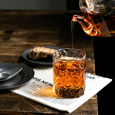 Vaso de Whiskey Europeo con Borde Dorado y Cristal Grueso Grabado - Image 3