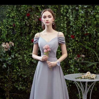 Vestido Largo Gris para Damas de Honor - Diseño Elegante Hombro Descubierto - Image 4