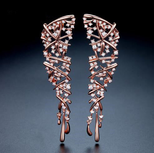 Aretes Colgantes Estilo Punk con Cruz en Oro Rosa - Joyería para Bodas y Celebraciones