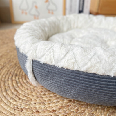 Cama Redonda Térmica para Perros y Gatos - Diseño Otoño Invierno - Image 4