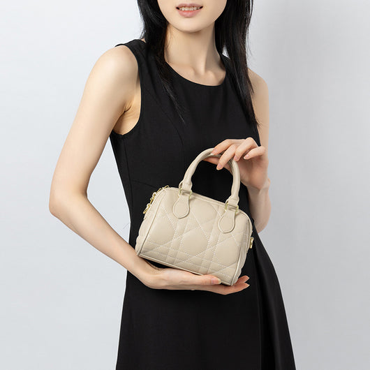 Bolso Mensajero Boston de Cuero Genuino con Diseño Rombo - Image 5