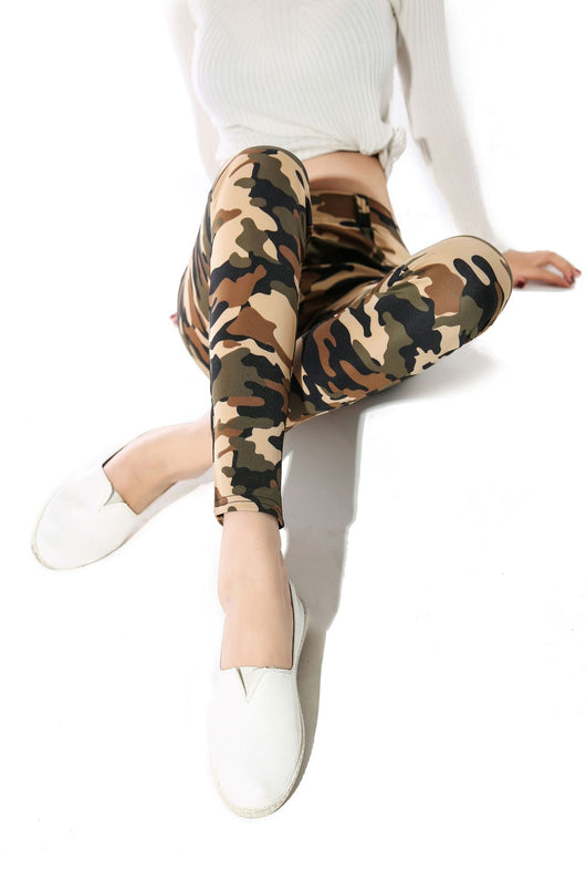 Pantalones Deportivos Versátiles con Estampados y Diseño Camuflado - Image 5