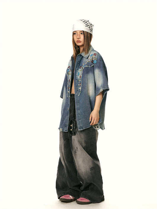 Camisa Denim Vintage Desteñida con Bordado Floral y Costuras Artesanales - Image 11