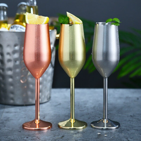 Copas de Champagne y Vino Tinto en Acero Inoxidable