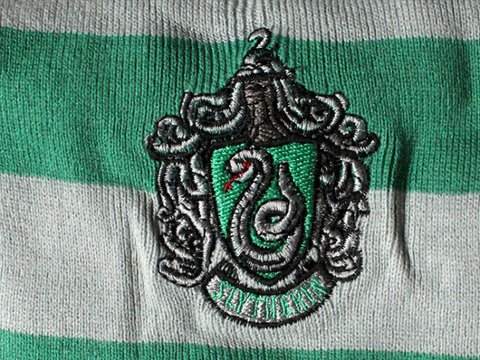 Bufanda Distintivo Universitario - Image 3