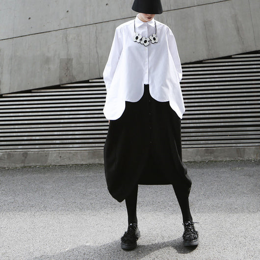 Blusa Blanca Oversize con Bajo Irregular para Mujer - Image 8