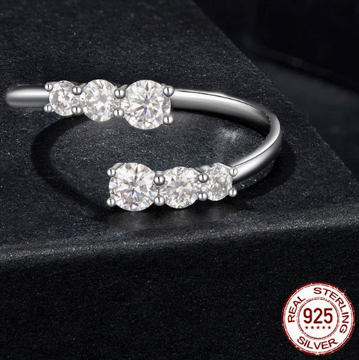 Anillo de Diamante Mozambique Brillante con Charm - Image 5