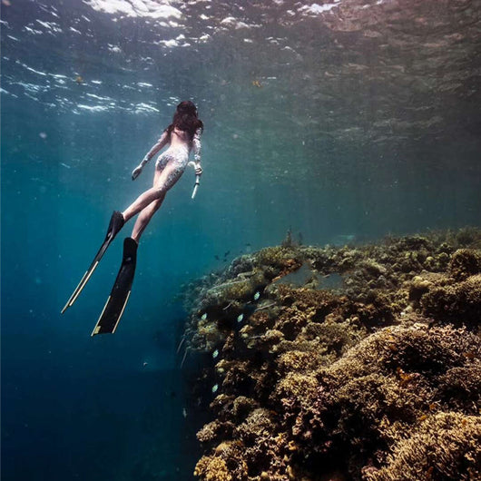 Traje de Baño Sirena Enterizo con Escote Alto - Image 5