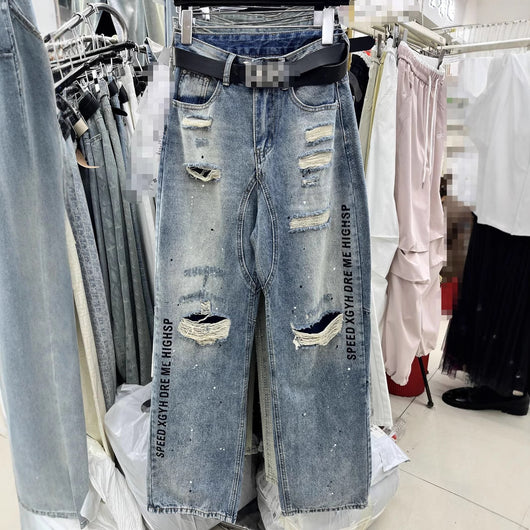 Jeans Rotos con Estampado de Letras y Efecto Pintura Desgastada