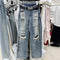 Jeans Rotos con Estampado de Letras y Efecto Pintura Desgastada