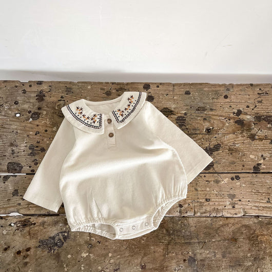 Romper de Pana con Cuello Bordado y Mangas Largas - Image 14