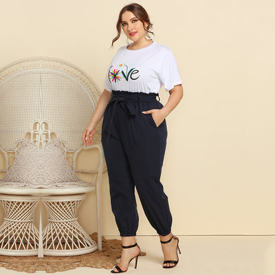Conjunto Casual Mujer: Blusa Estampada con Cuello Redondo y Detalle de Cordones - Image 12