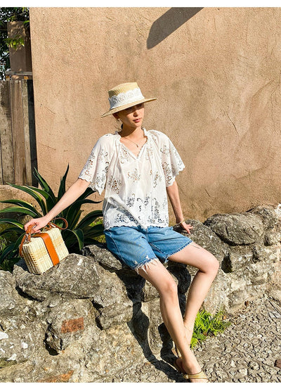 Blusa Blanca Estilo Francés con Encaje Bordado y Manga Corta - Image 15