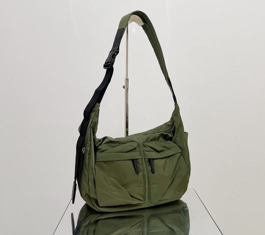 Bolso Crossbody Deportivo Minimalista - Image 9
