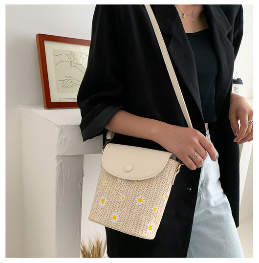Bolso de Hombro Tejido en Rafia con Detalles Plisados - Image 14