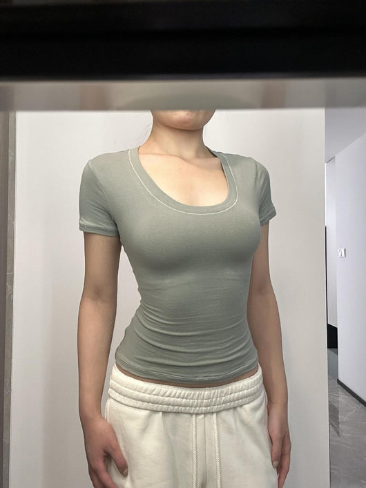 Top Deportivo Ajustado con Cuello Alto y Cintura Marcada - Image 16