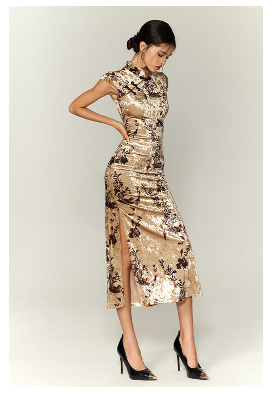 Vestido Cheongsam de Terciopelo Elegante con Movimiento Fluido - Image 9