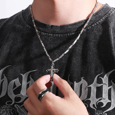 Collar Colgante Cruz para Hombre con Diamantes - Image 6