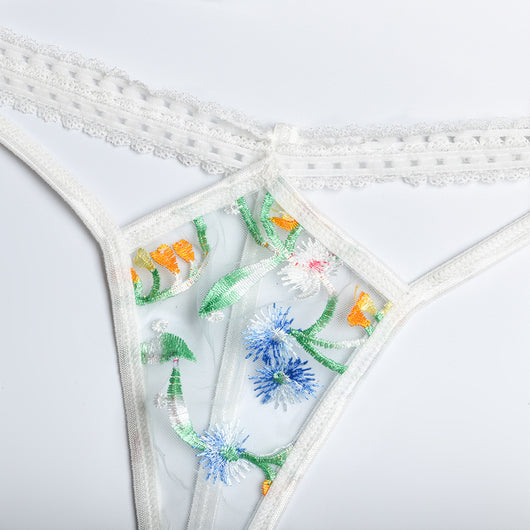 Conjunto de Lencería Premium de Tres Piezas con Bordado Delicado - Image 16