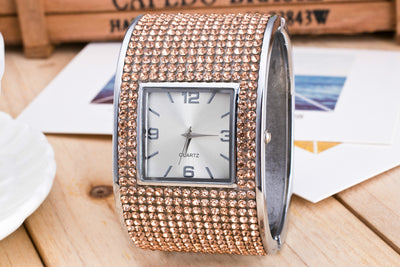 Reloj de Moda con Diamantes - Image 9