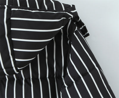 Abrigo de Algodón Negro con Rayas y Capucha para Mujer - Image 10