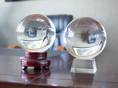 Bola de Cristal con Base de Madera - Image 9