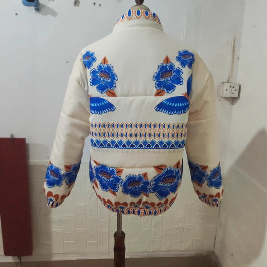 Chaqueta Acolchada de Algodón con Estampado Geométrico para Mujer - Image 4