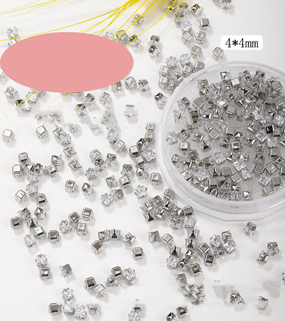 Joya para Uñas con Zirconia Gota Cuadrada - Image 7