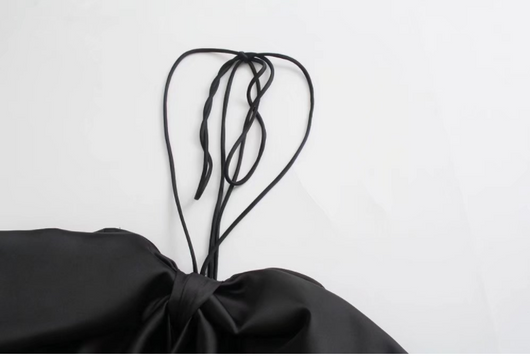 Jumpsuit Corto con Lentejuelas y Lazo Elegante - Image 7