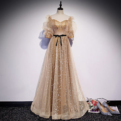 Vestido de Noche Dorado Ajustado para Eventos Corporativos - Image 9