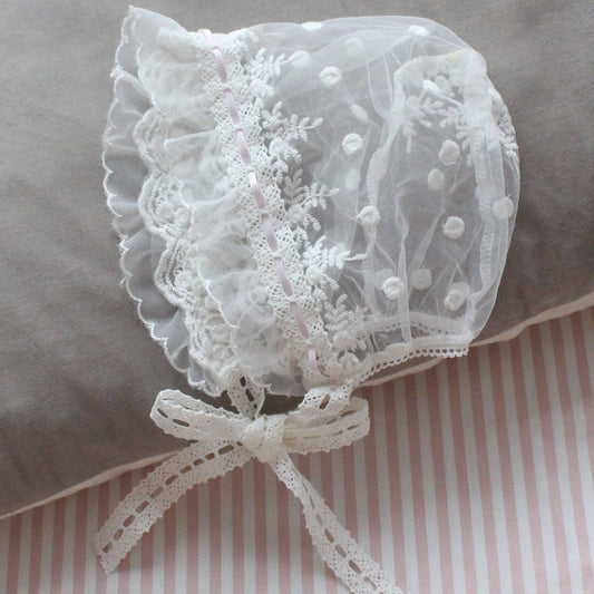 Gorro de Encaje Lolita para Recién Nacido - Diseño Elegante y Creativo - Image 2
