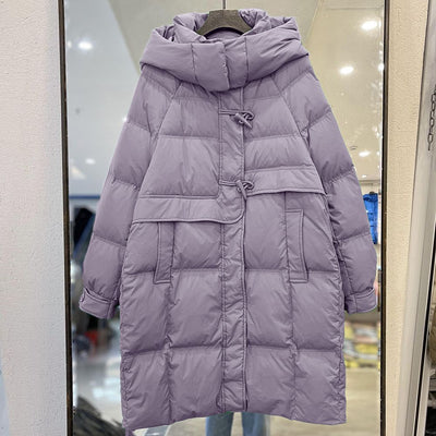 Chaqueta Acolchada Blanca con Capucha y Botones de Cuerno - Corte Estilizado