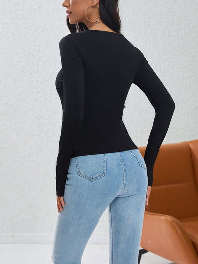 Blusa con Botones Asimétricos de Diseño Sofisticado - Image 11