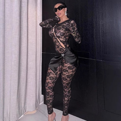 Conjunto Sensual de Encaje Transparente con Recortes Estratégicos
