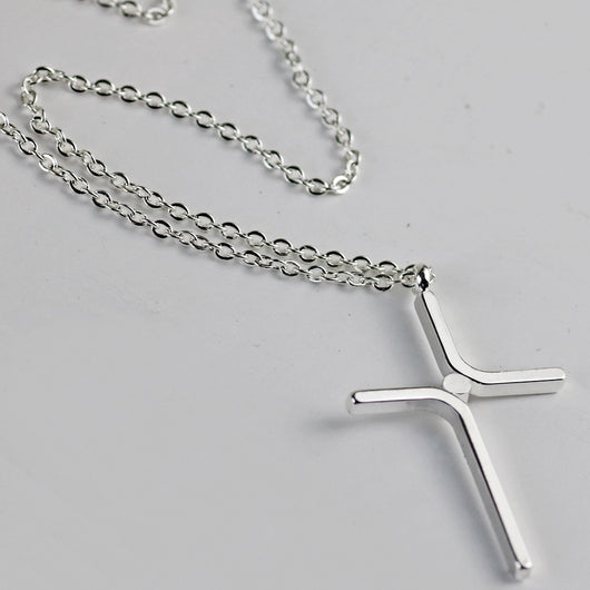 Collar con Cruz de Acero de Titanio - Diseño Sencillo y Moderno - Image 4
