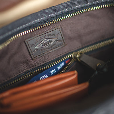 Bolso de Hombro Retro Madden con Detalles de Herramientas - Image 3