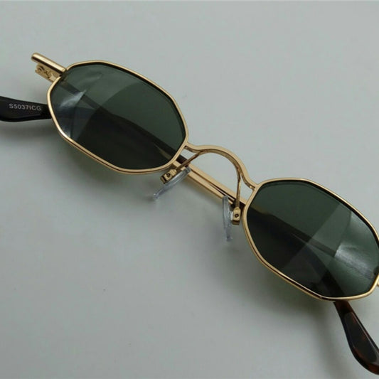 Minimarco Hexagonal con Gafas de Sol Decorativas