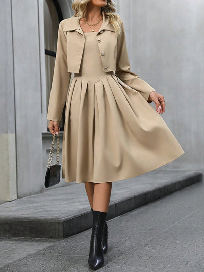 Conjunto Elegante: Blusa con Botones y Falda Plisada - Image 6