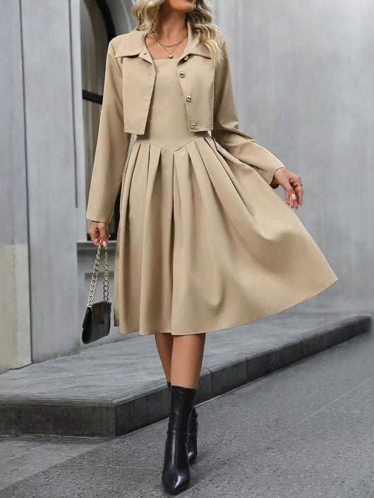 Conjunto Elegante: Blusa con Botones y Falda Plisada - Image 6