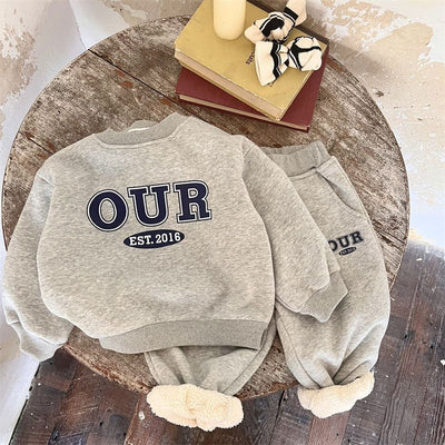 Conjunto de Sudadera y Pantalón Infantil Estilo Moderno para Otoño e Invierno - Image 13